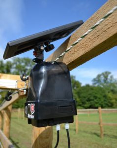 Shrike Energiser with Solar Panel